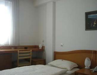 Omega Ambasador Hotel SJJ Kamer foto